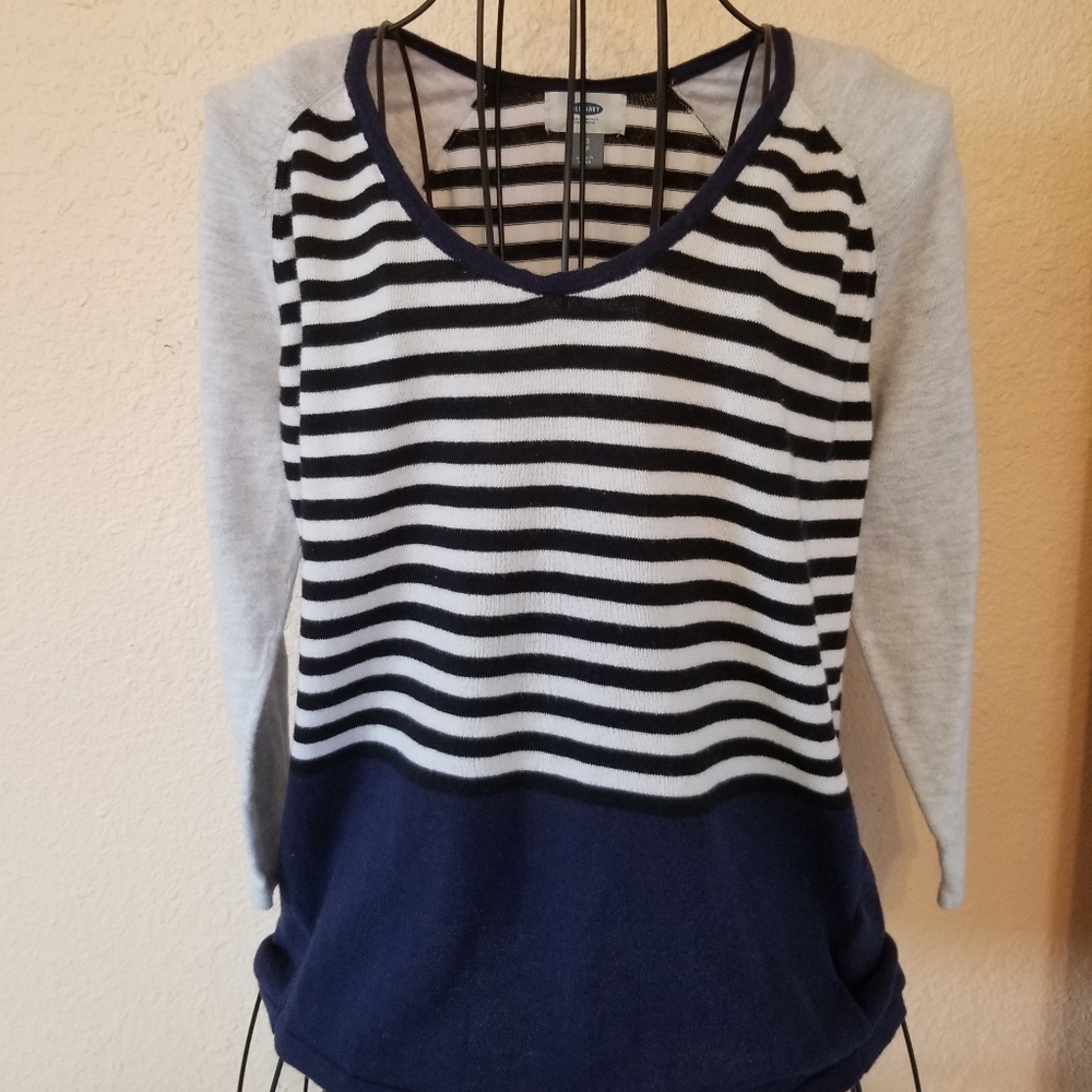 Old navy size XS striped high low sweater